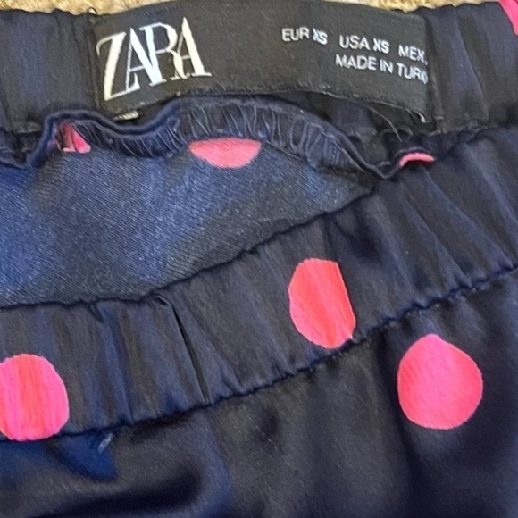 🛒🍕🍍🍭CLOSEOUT ZARA Satiny Slip Skirt | Navy Blue & Pink Polka Dots - Picture 3 of 5